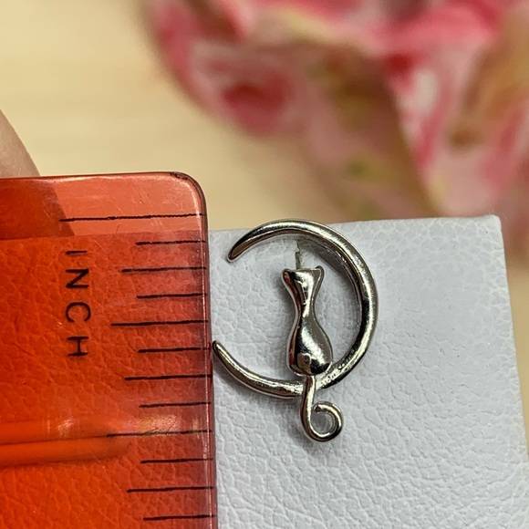 Sterling Silver 925 Cat Moon Stud Earrings - Picture 4 of 5